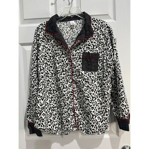 Women's Size XL Pajamas By Liz Calbiborne Whit And Black Cheetah Print  K18
